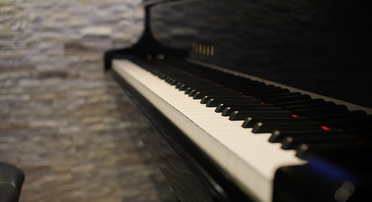 グランドピアノ 鍵盤アップ - ピアノスタジオシンフォニア